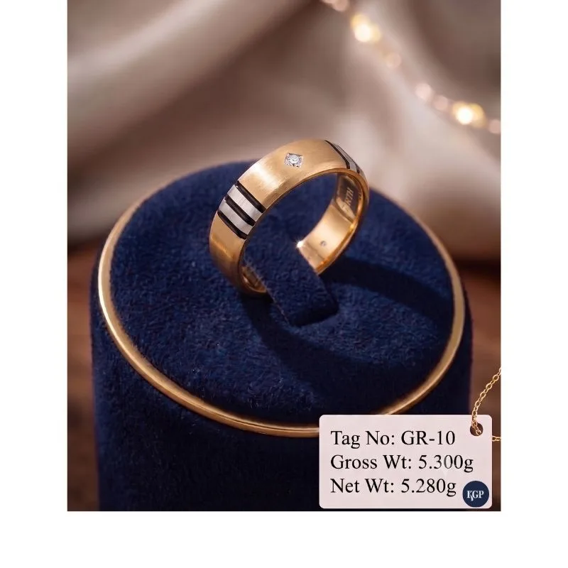 The Urban Stripe Gold Band