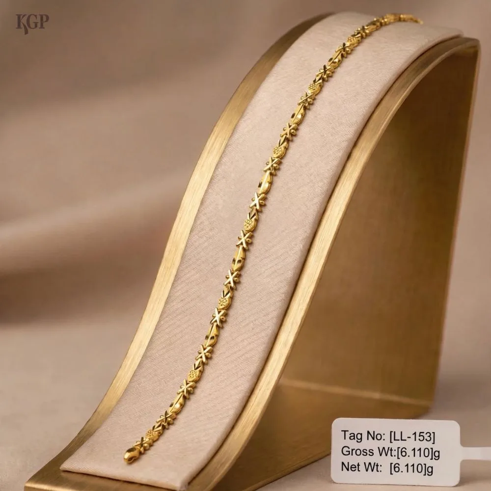 Intricate X-Motif Gold Link Bracelet